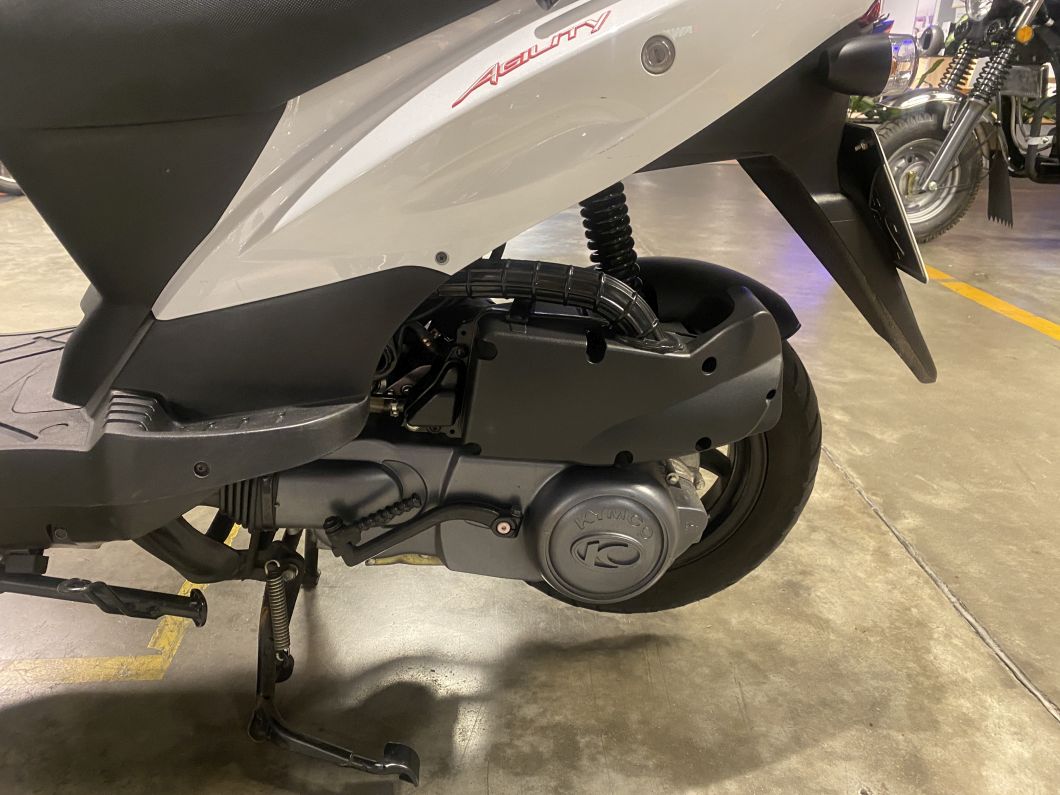 Moto Kymco Agility 125 usado 2024 con 1953 km 1M