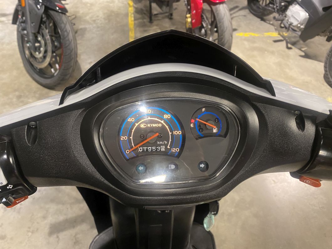 Moto Kymco Agility 125 usado 2024 con 1953 km 1M