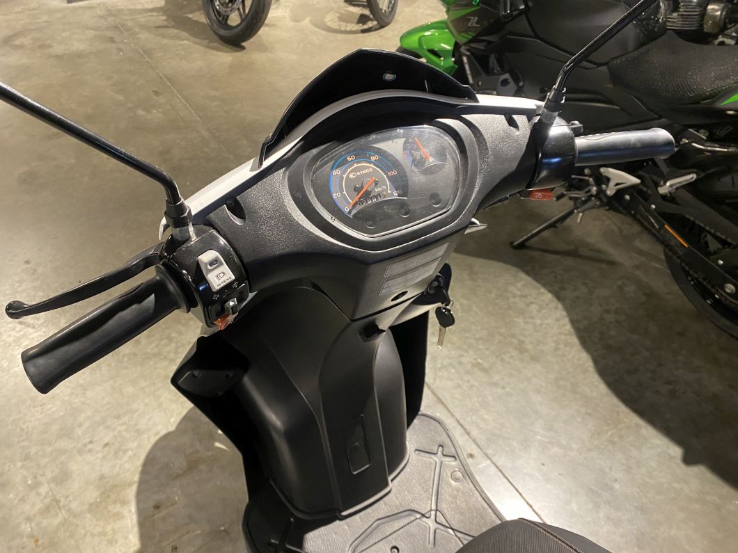 Moto Kymco Agility 125 usado 2023 con 2700 km int 1M
