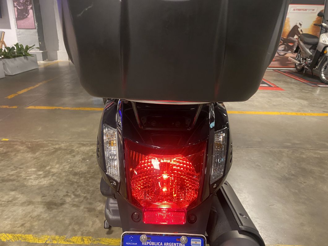 Moto Kymco Like 125 usado 2024 con 15000 km 1M int 53990