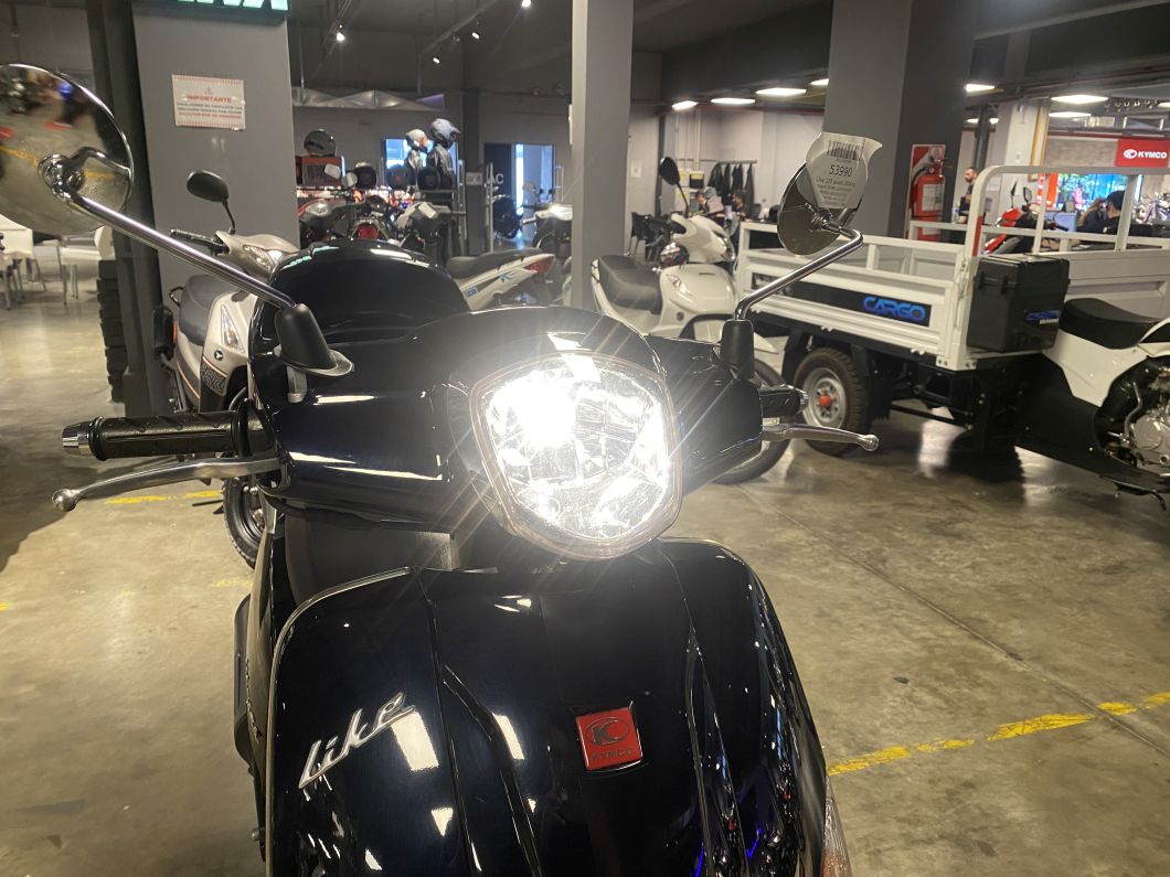 Moto Kymco Like 125 usado 2024 con 15000 km 1M int 53990