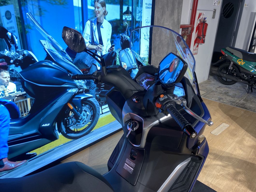 Moto KYMCO Downtown 350i ABS TCS