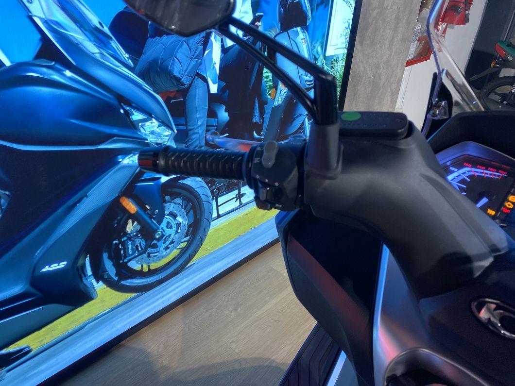 Moto KYMCO Downtown 350i ABS TCS