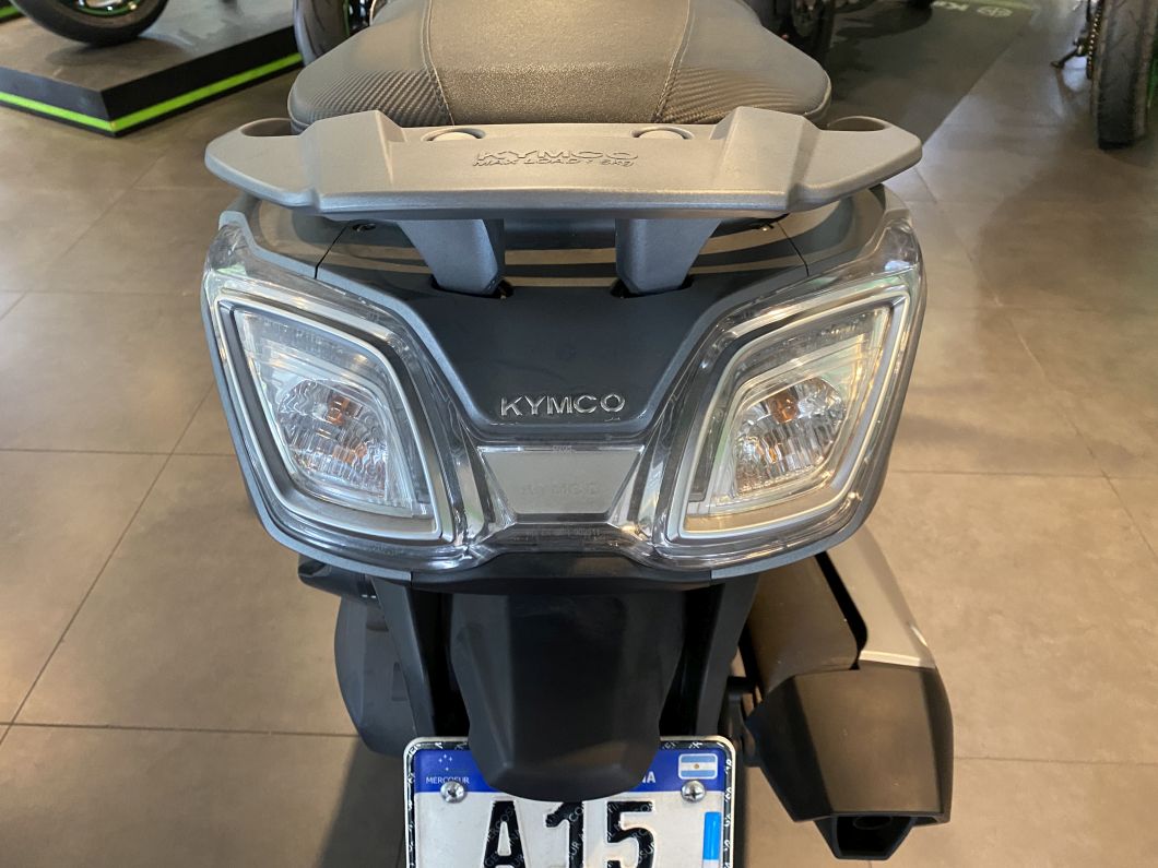Moto Kymco Downtown 350 tcs usado 2022 con 15700 km 1M