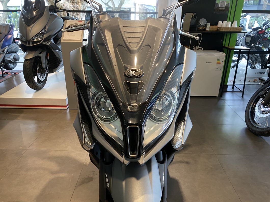 Moto Kymco Downtown 350 tcs usado 2022 con 15700 km 1M