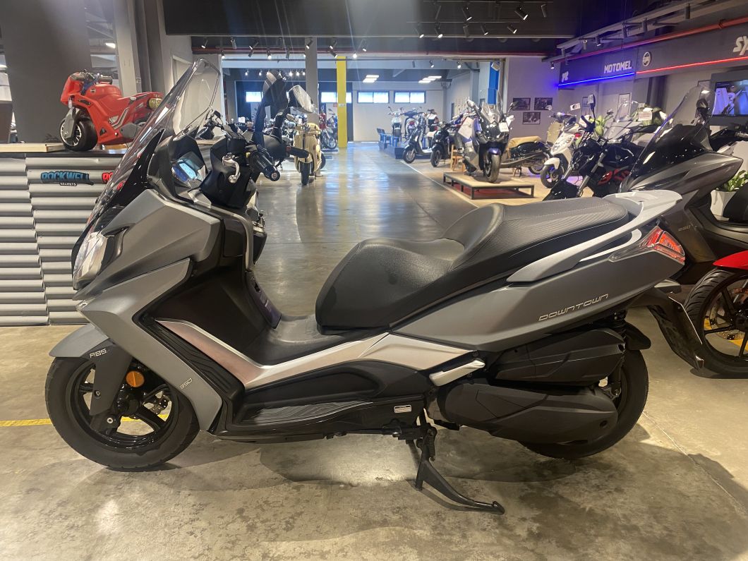 Moto Kymco Downtown 350 usado 2020 con 20000km int48672