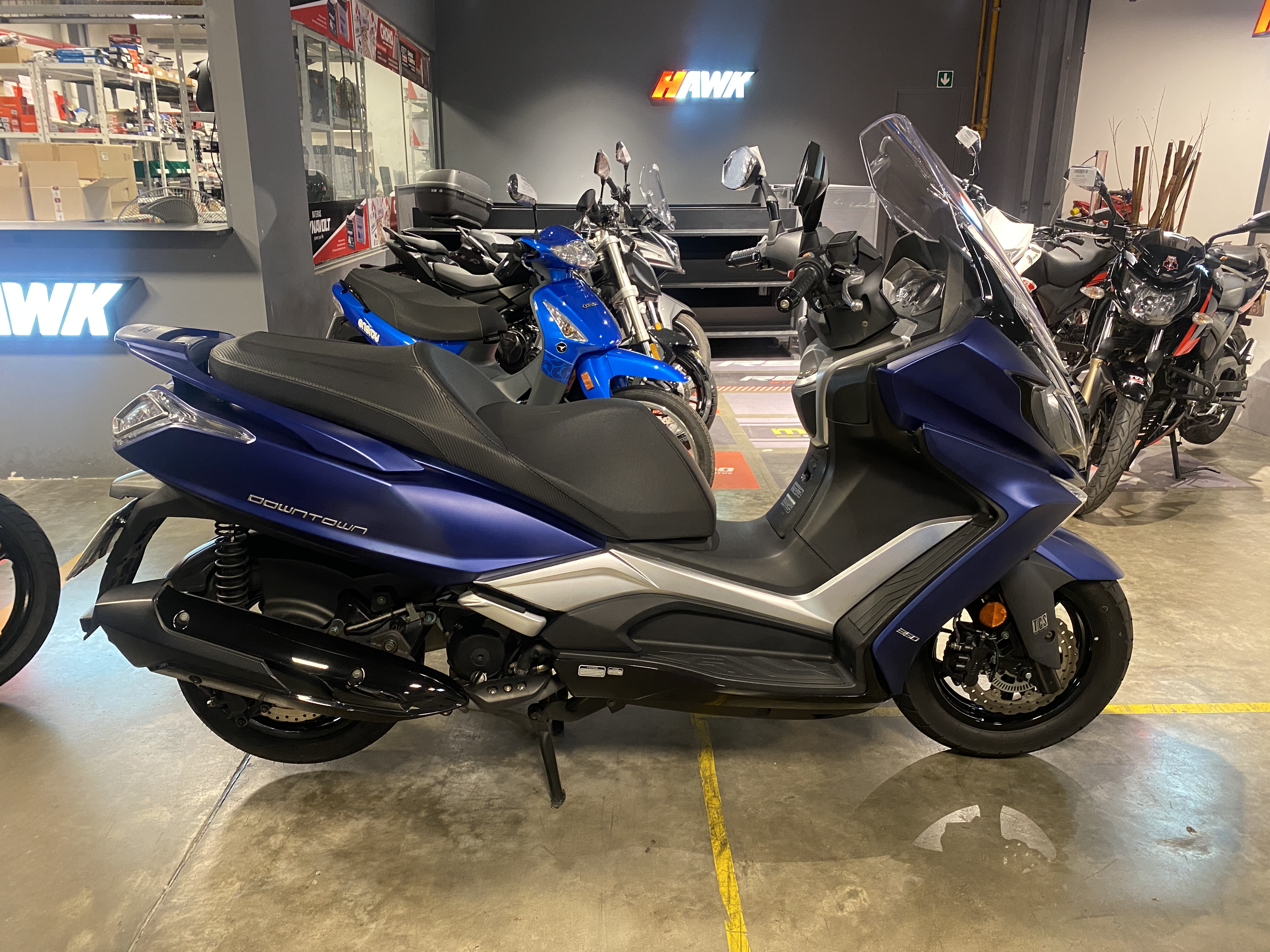 Moto Kymco Downtown 350 usado 2023 con 3732km 1M