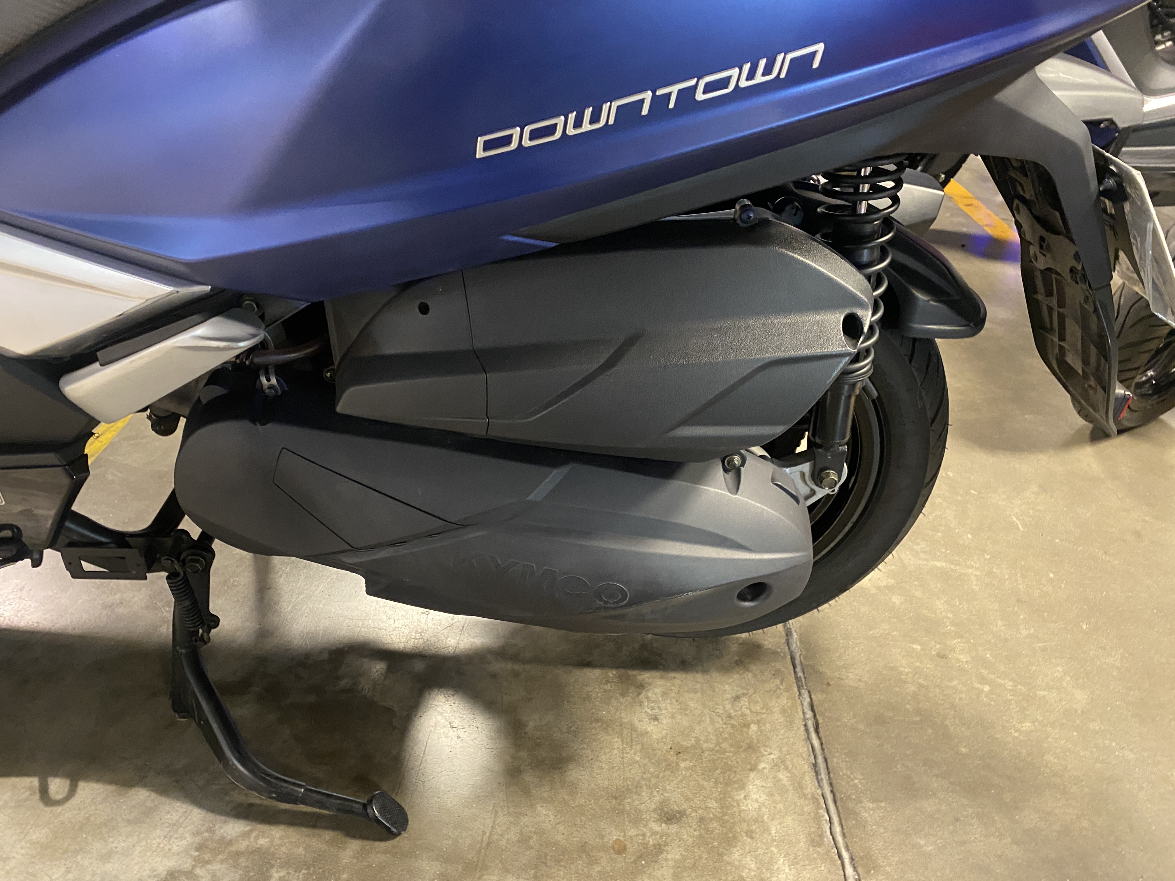Moto Kymco Downtown 350 usado 2023 con 3732km 1M