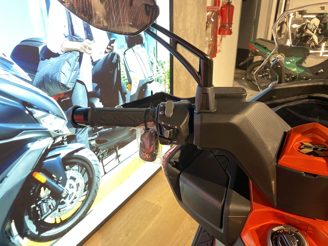 Moto KYMCO 350 DTX