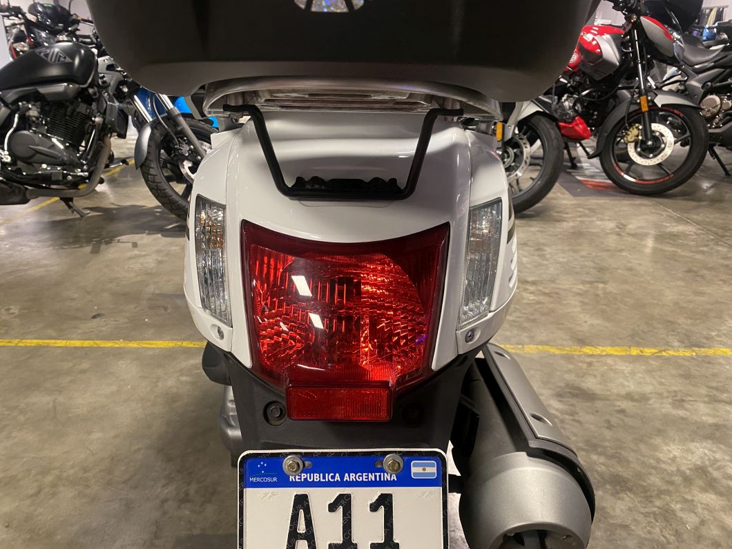 Moto Kymco Like 125 usado 2020 con 16805 km 1M