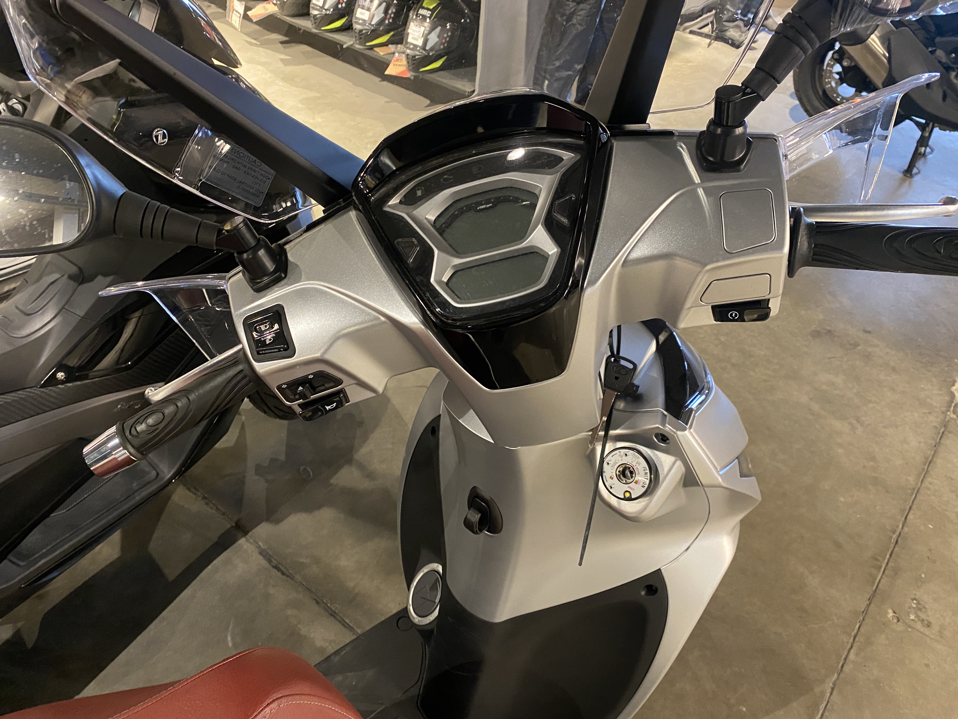 Moto Kymco People 150 usado 2026 con 750 km 1M