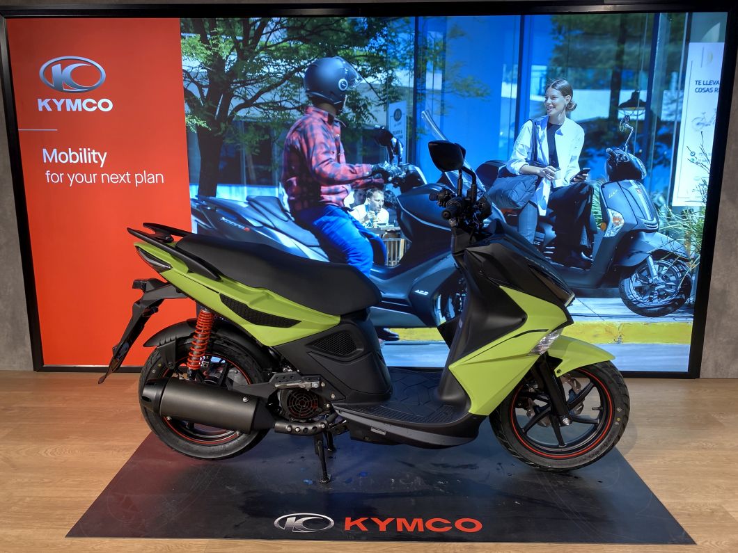 Moto KYMCO Super 8 Scooter 150cc