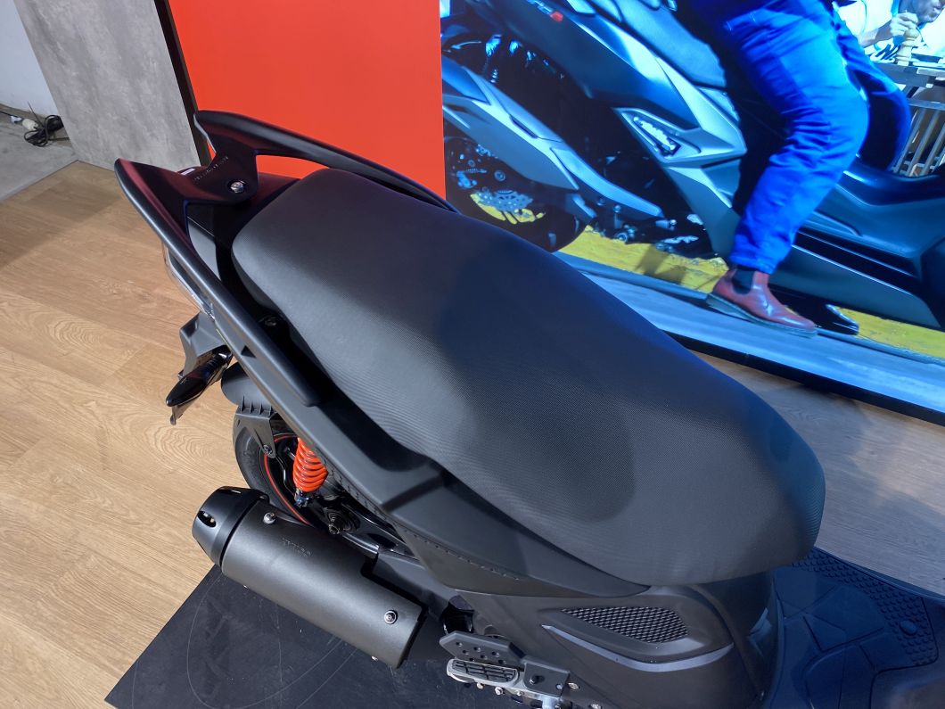 Moto KYMCO Super 8 Scooter 150cc