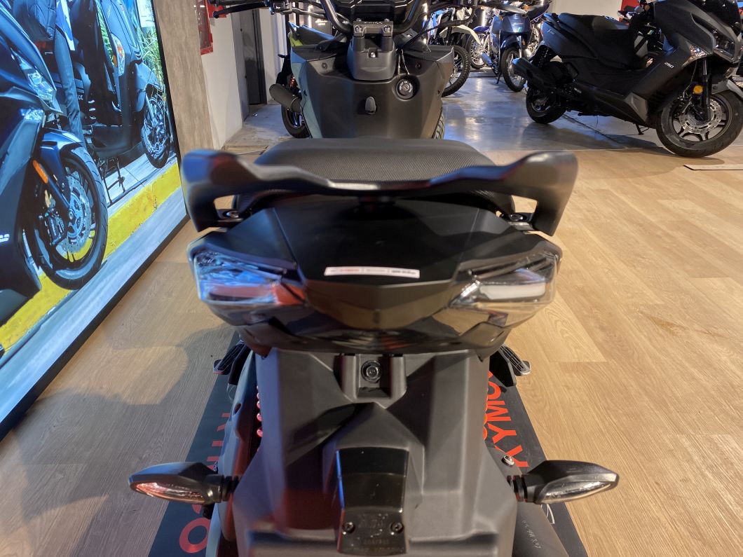 Moto KYMCO Super 8 Scooter 150cc