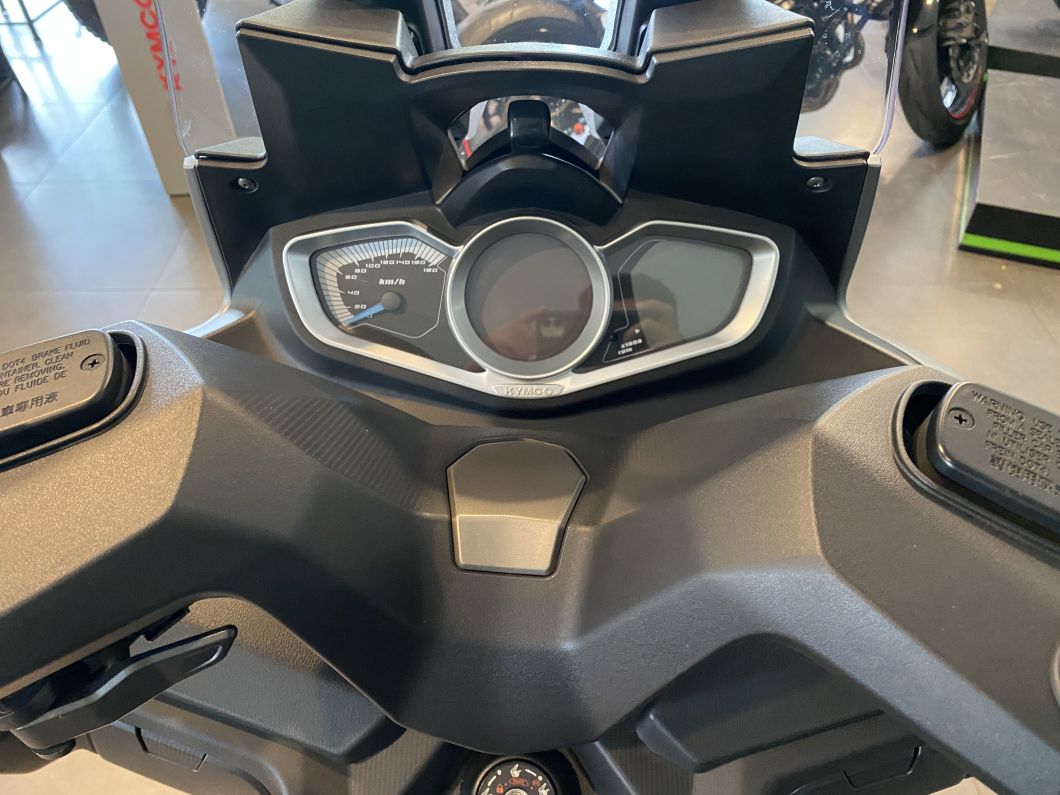 Moto Kymco Xciting 400 usado 2025 con 4878 km 1M