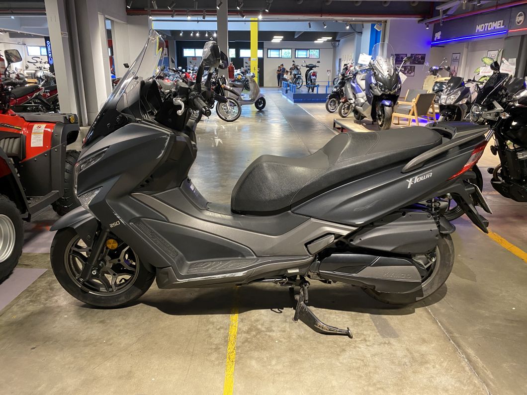 Moto Kymco X town 250 usado 2022 con 7216km int 50450 1M