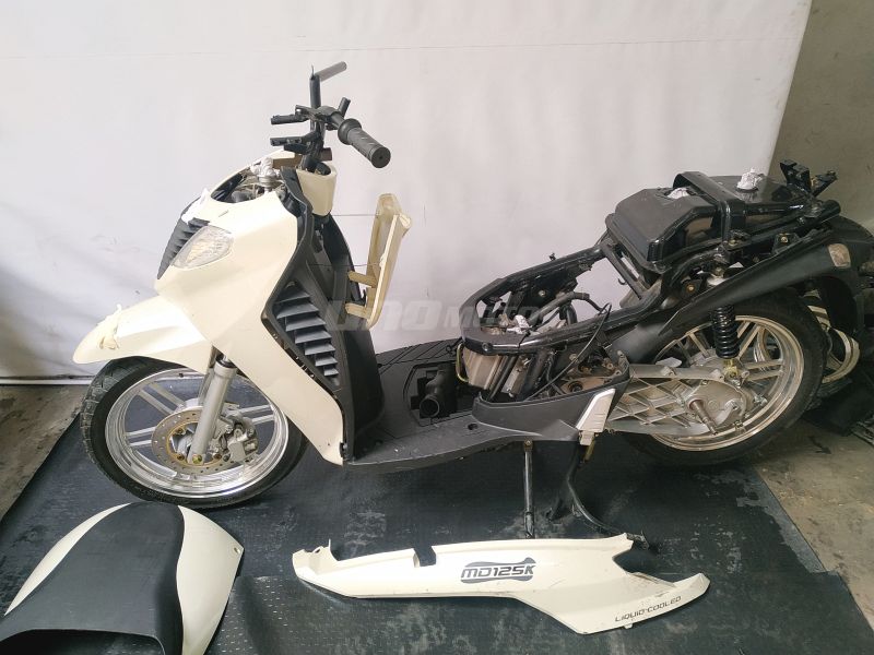 Moto Mondial Md 125 Outlet-des int 10097