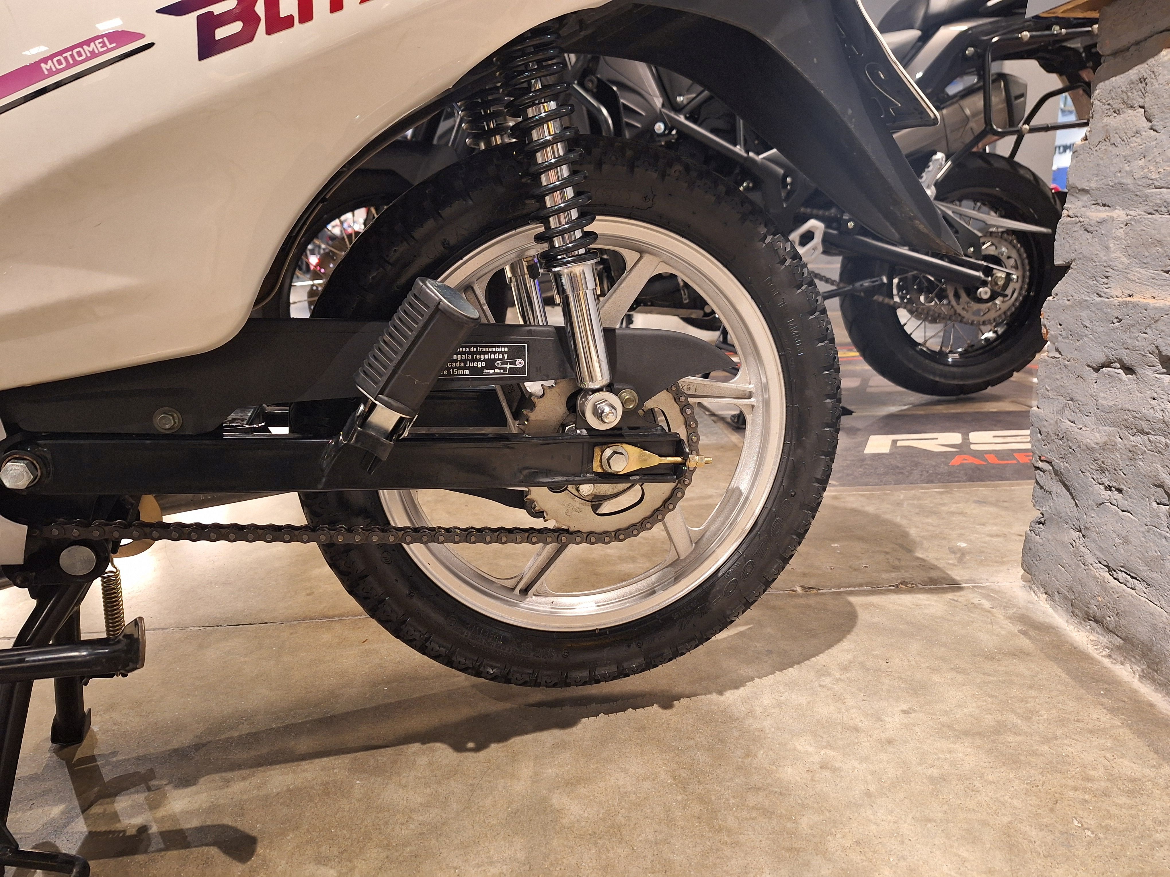 Moto Motomel Blitz 110 v8 full usado 2024 con 3242 km 1M