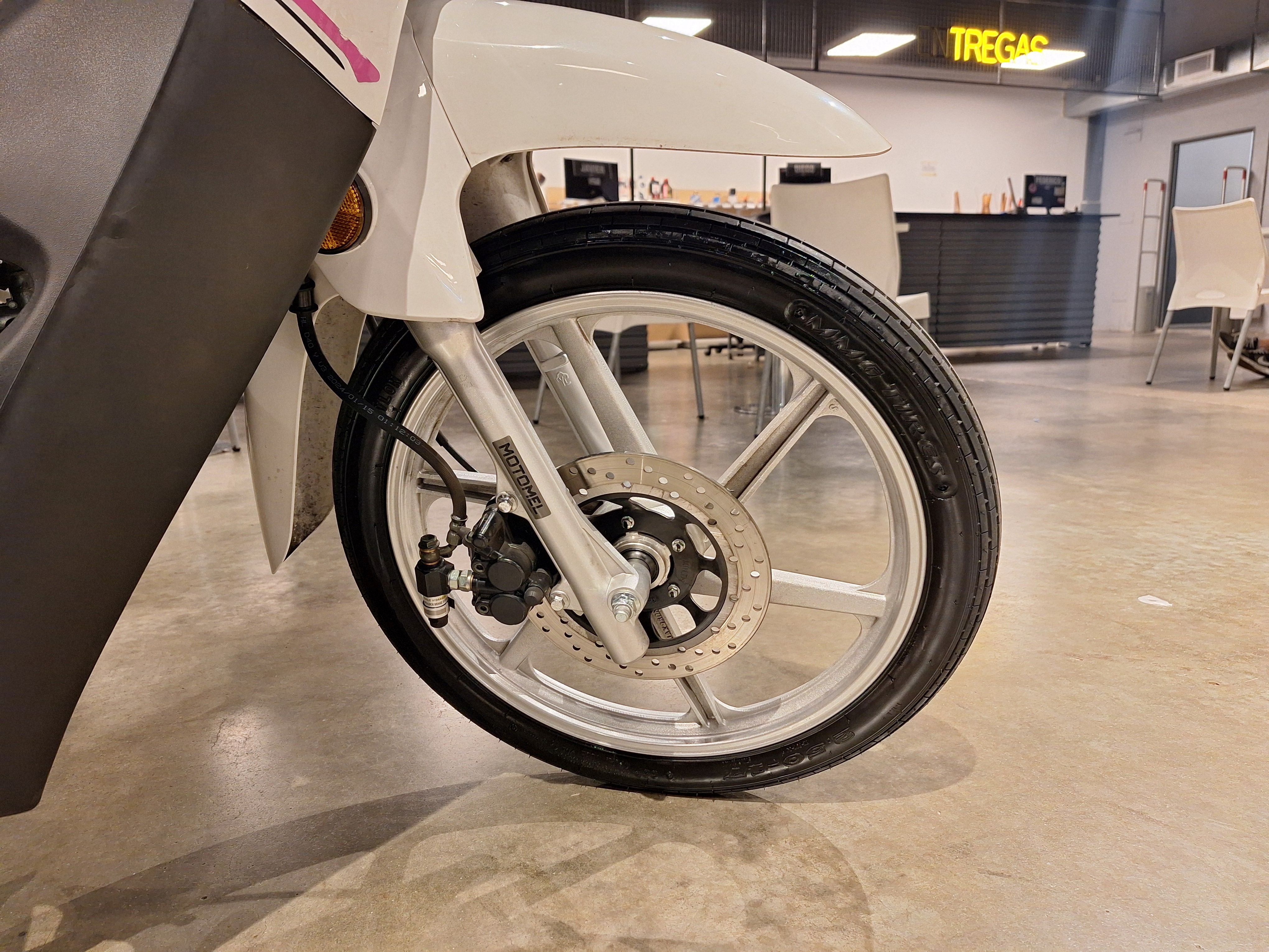 Moto Motomel Blitz 110 v8 full usado 2024 con 3242 km 1M