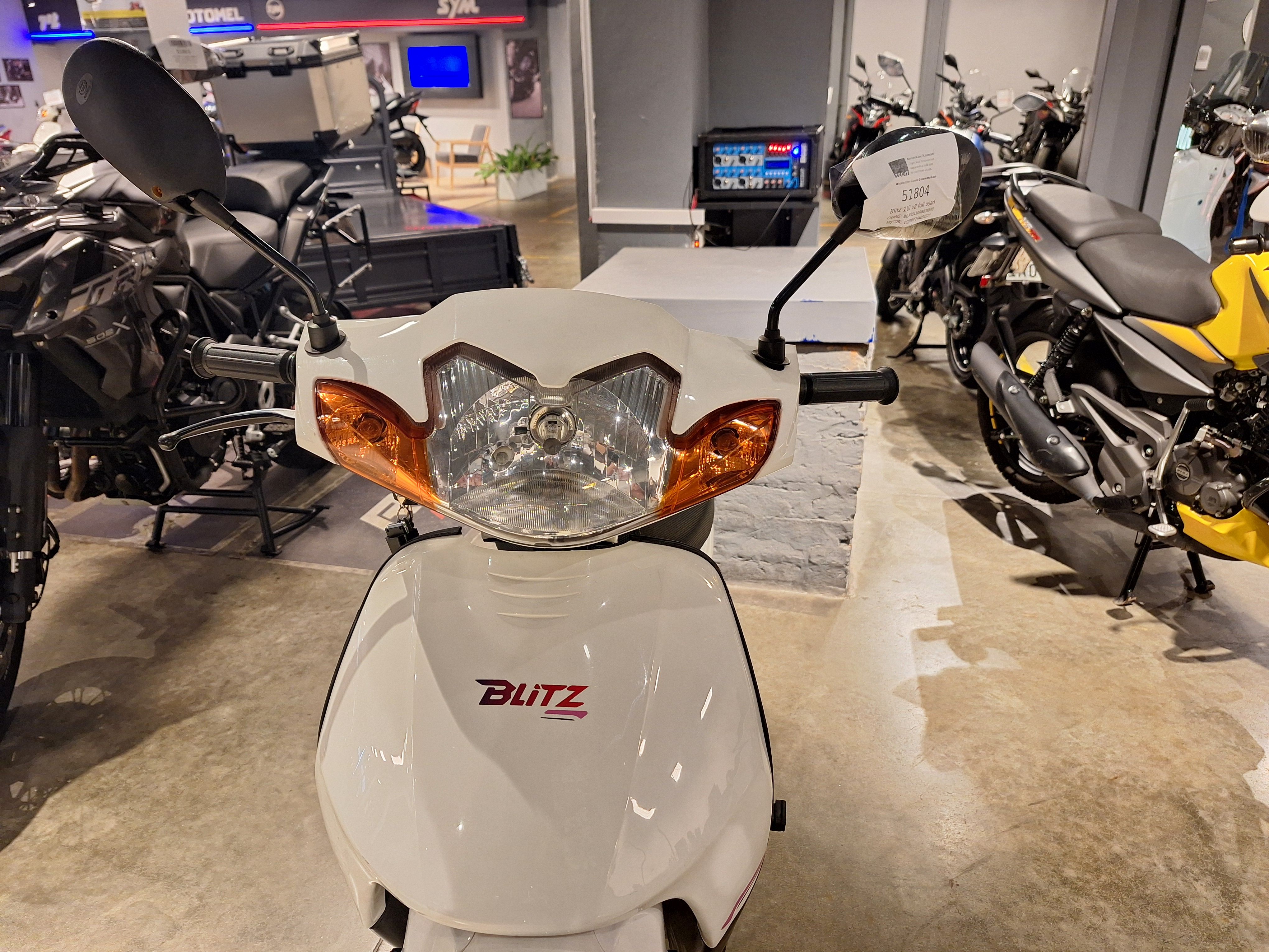 Moto Motomel Blitz 110 v8 full usado 2024 con 3242 km 1M
