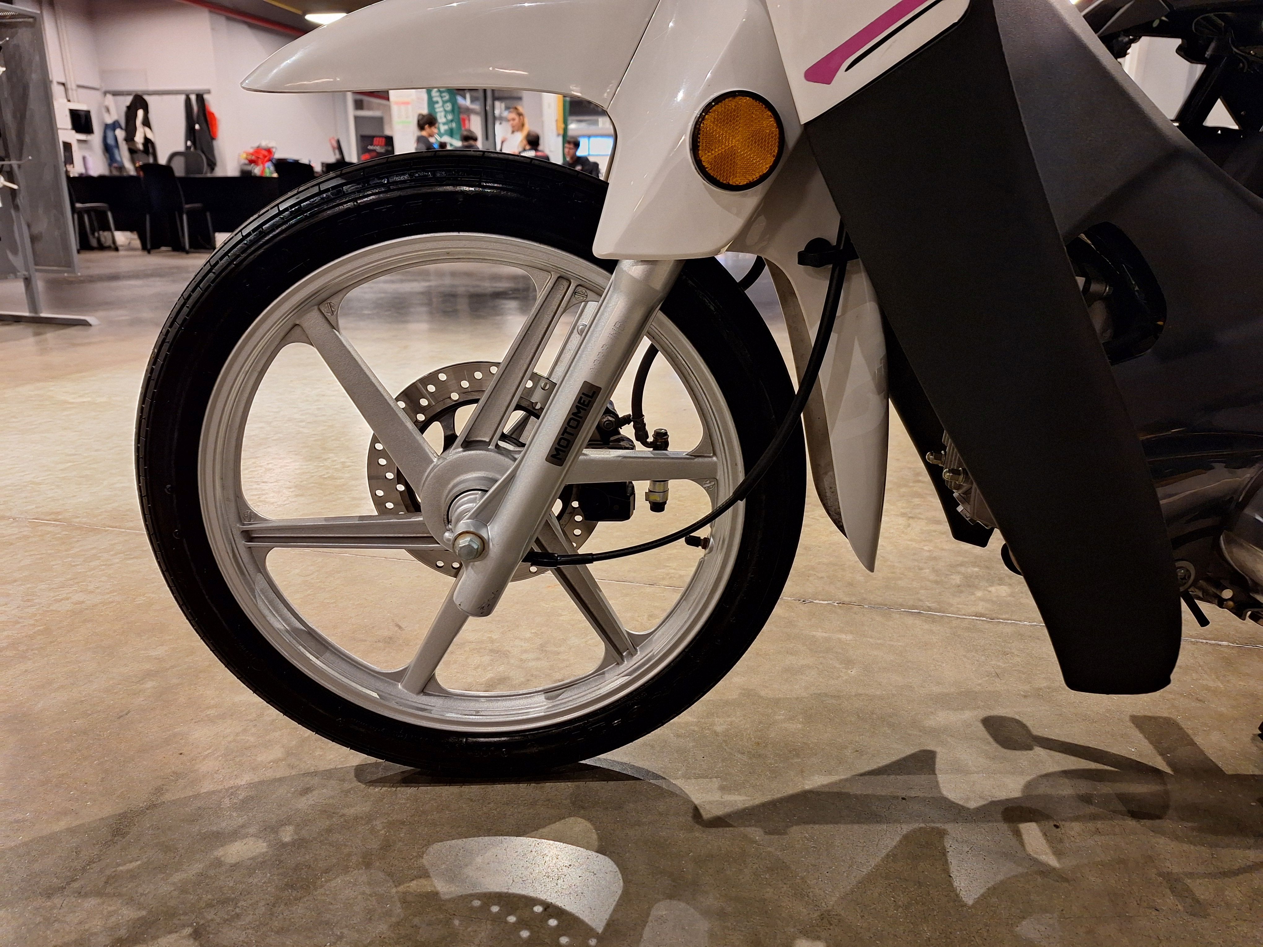 Moto Motomel Blitz 110 v8 full usado 2024 con 3242 km 1M