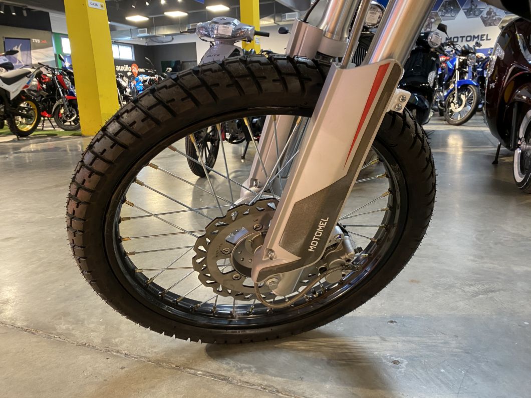Moto Motomel Skua 150 Silver Edition