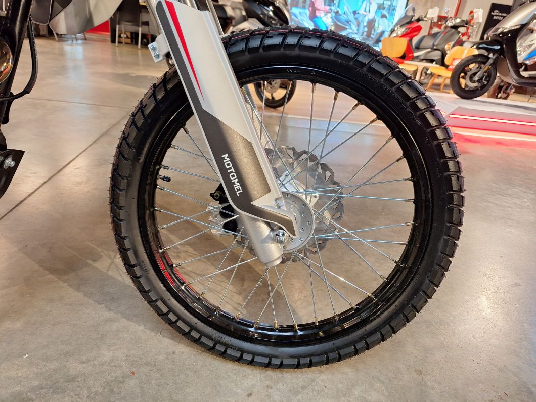 Moto Motomel Skua 150 Silver Edition