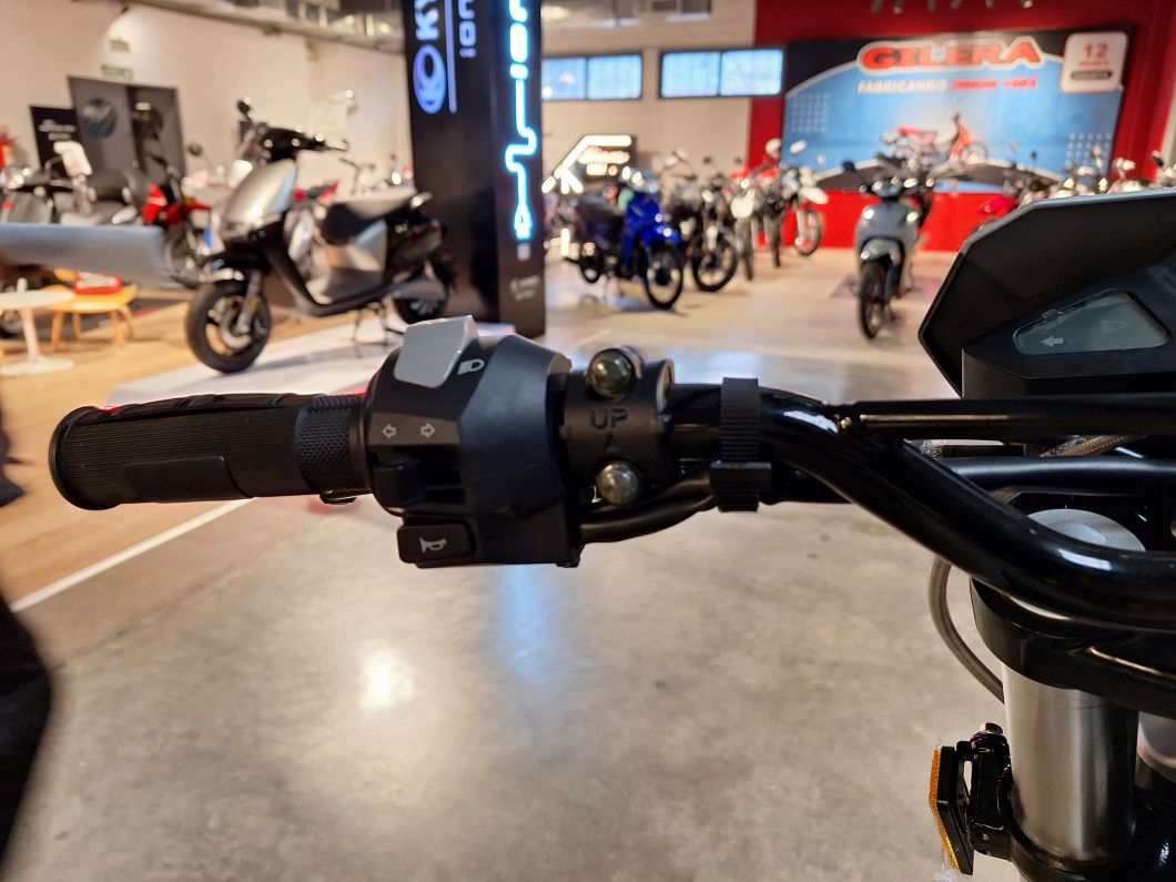 Moto Motomel Skua 150 Silver Edition