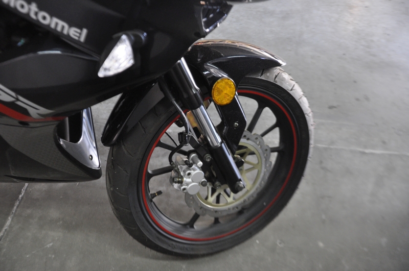 Moto Motomel SR 200 R pista linea 2022