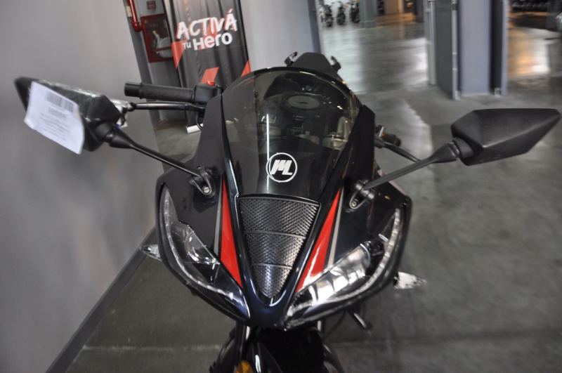 Moto Motomel SR 200 R pista linea 2022