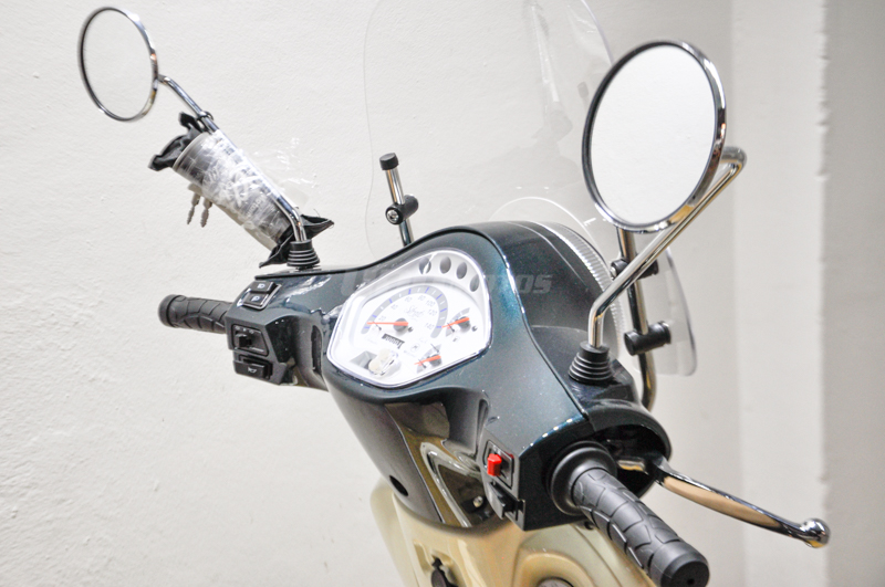 Moto Motomel Strato Euro 150cc tipo Vespa 2023