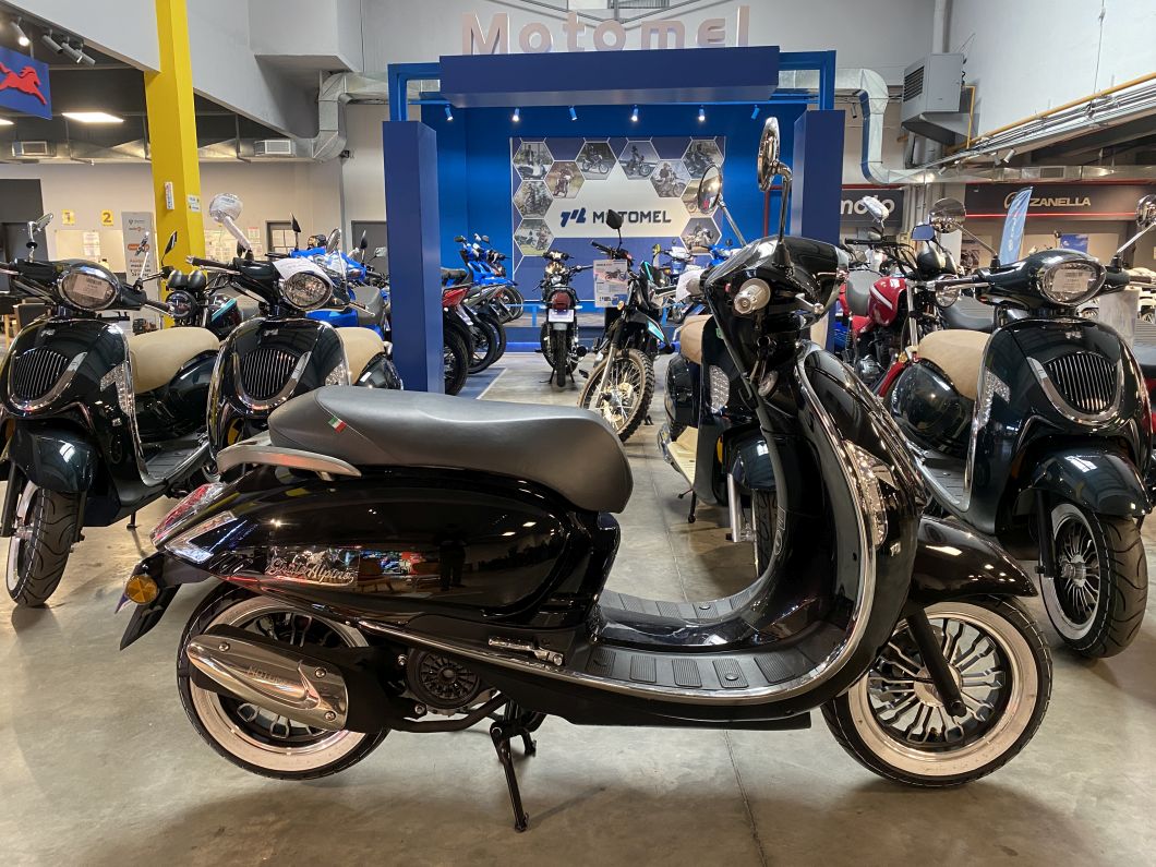 Moto Motomel Strato Alpino 150