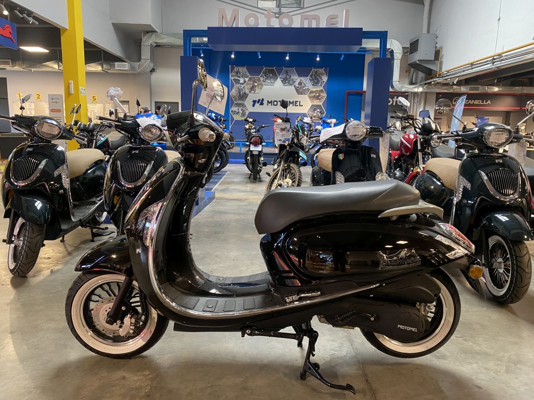 Moto Motomel Strato Alpino 150