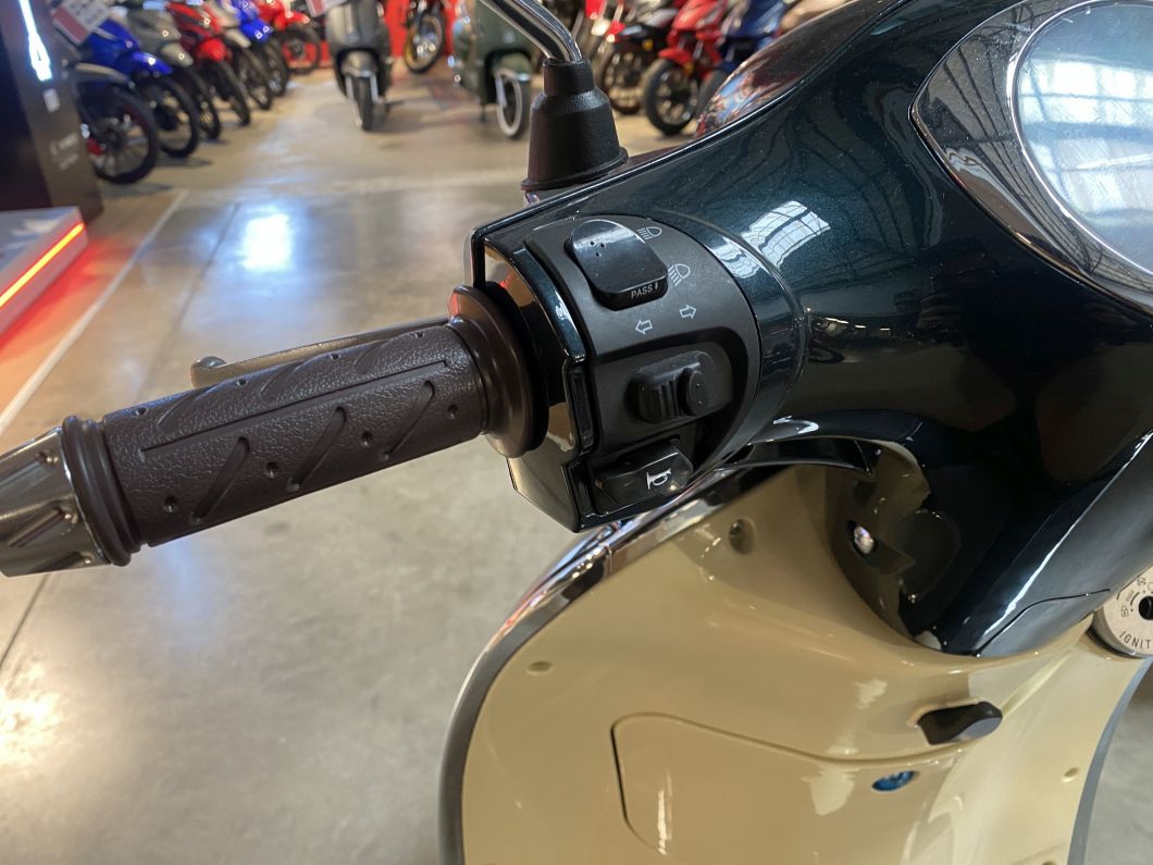 Moto Motomel Strato Alpino 150