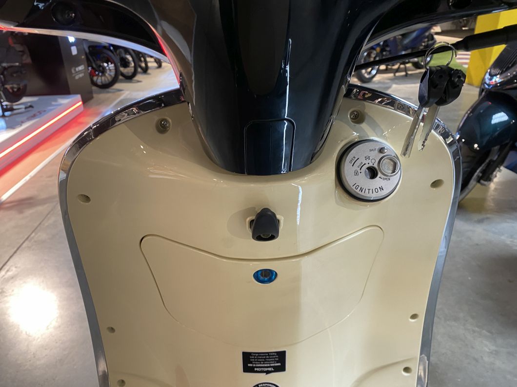 Moto Motomel Strato Alpino 150