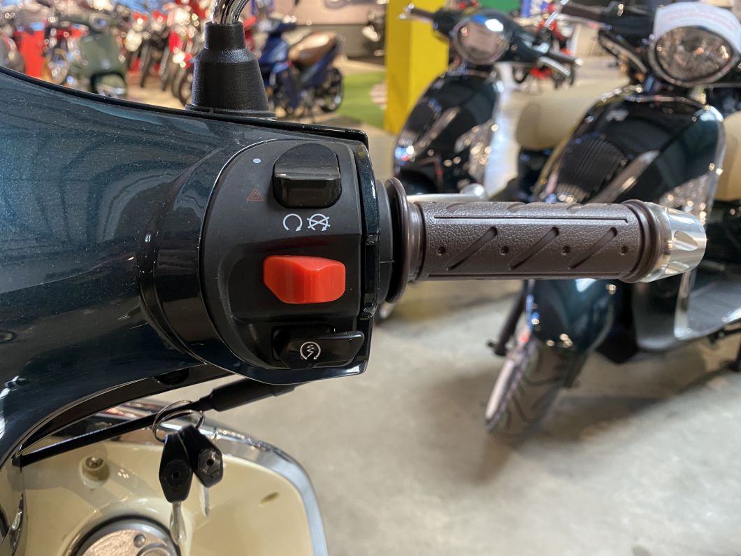 Moto Motomel Strato Alpino 150