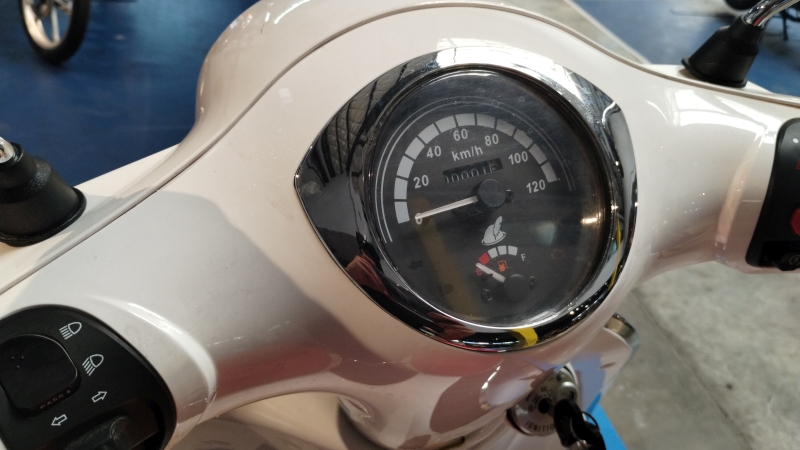 Moto Motomel Strato Alpino 150cc Linea 2021 BLANCA LM