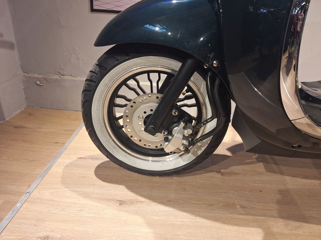 Moto Motomel Strato Alpino 150 linea 2025