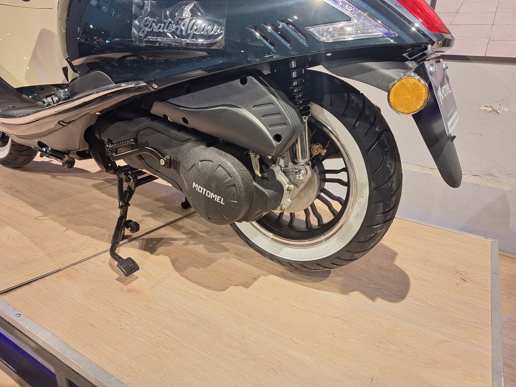 Moto Motomel Strato Alpino 150 linea 2025