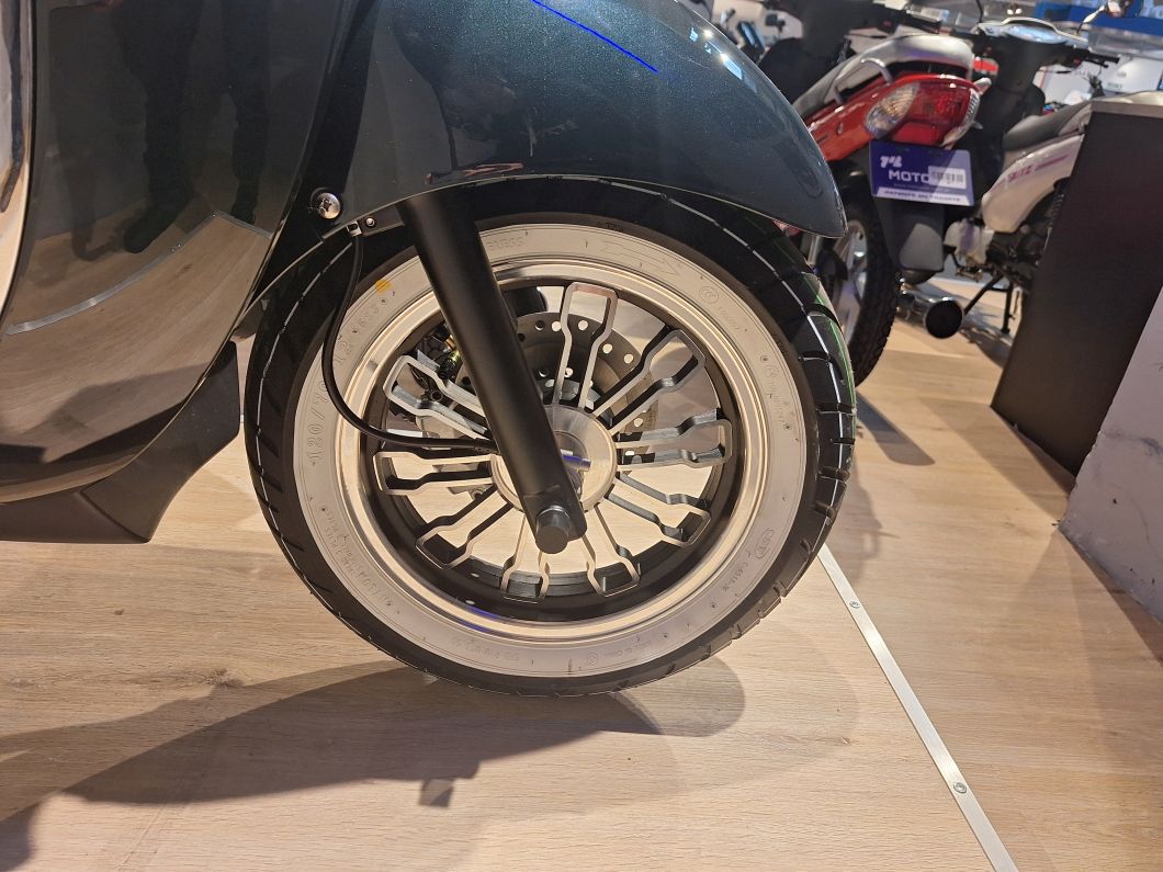 Moto Motomel Strato Alpino 150 linea 2025