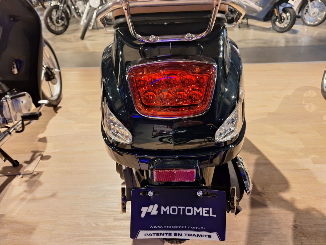 Moto Motomel Strato Euro 150cc Linea 2025