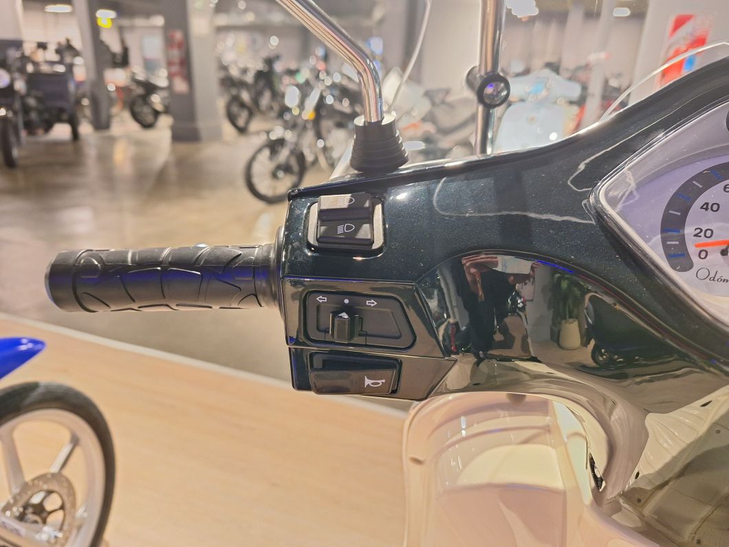 Moto Motomel Strato Euro 150cc Linea 2025
