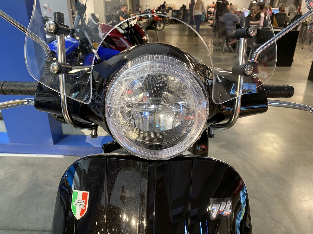 Moto Motomel Strato Euro 150cc Linea 2026