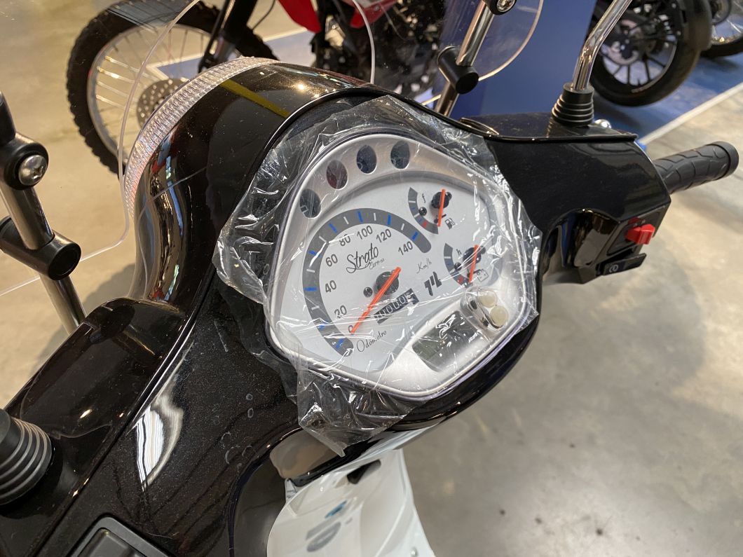 Moto Motomel Strato Euro 150cc Linea 2026