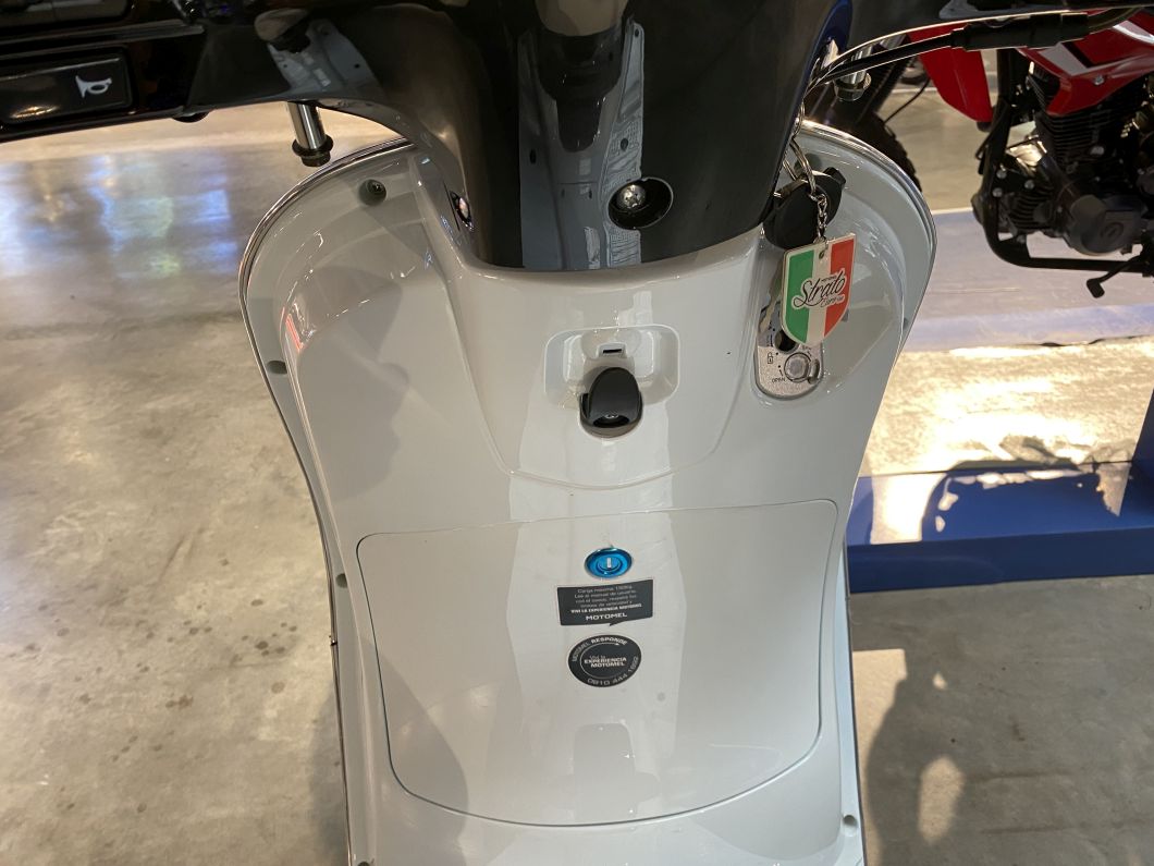 Moto Motomel Strato Euro 150cc Linea 2026