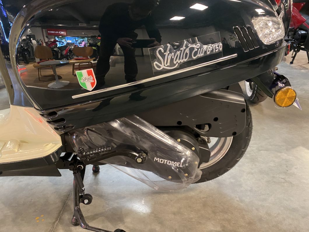 Moto Motomel Strato Euro 150cc 2026