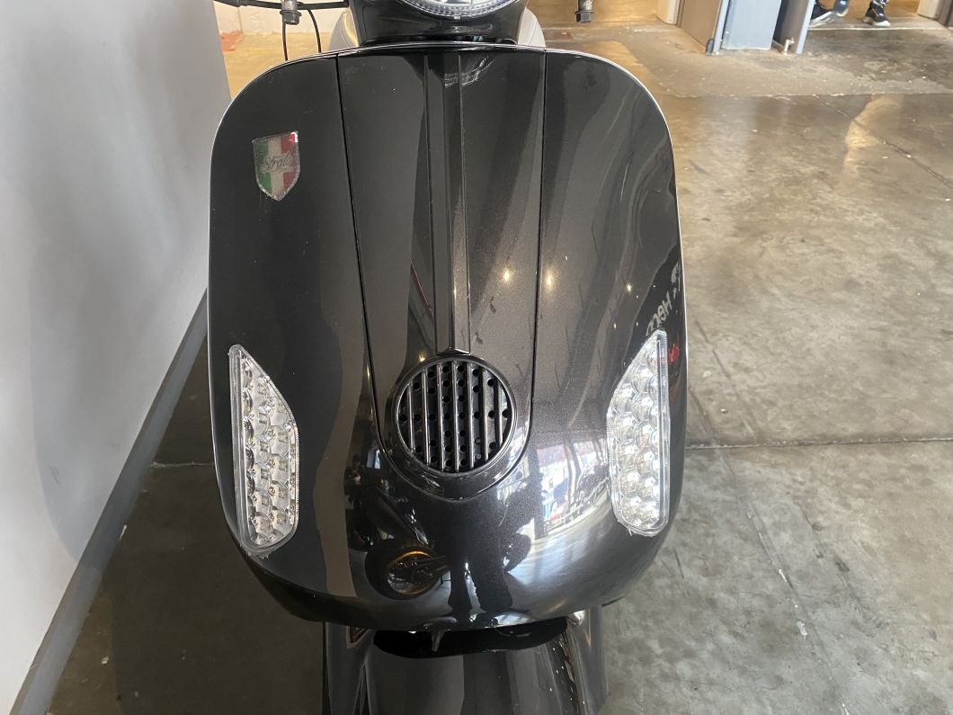 Moto Motomel Strato Euro 150 usado 2023 con 7200 km 1M