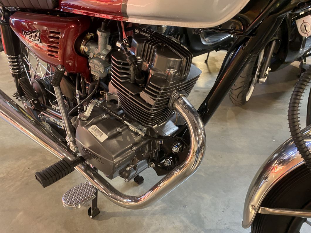 Moto Motomel Victory 150