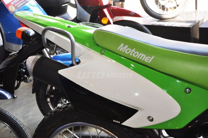 Moto Motomel Xplora 250 - promo 2013