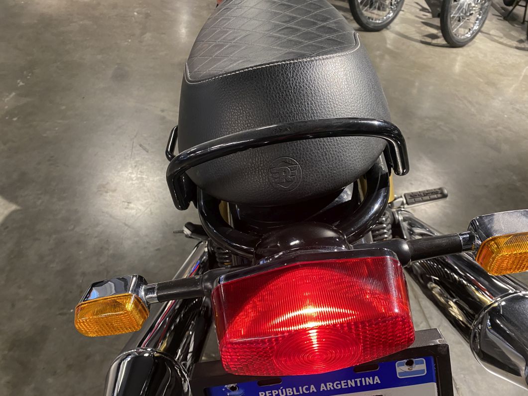 Moto Royal Enfield Interceptor 650 usado 2022 con 10000 km 1M
